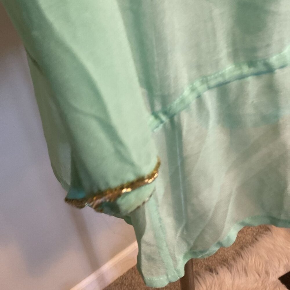 Kareena's mint tunic embroidered with gold jewels - Picture 7 of 9
